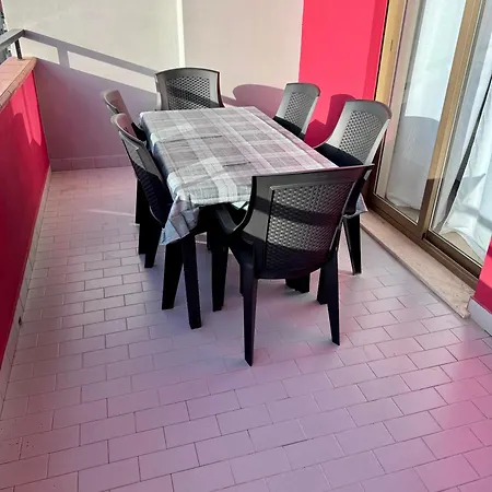 Διαμέρισμα Columbia House *