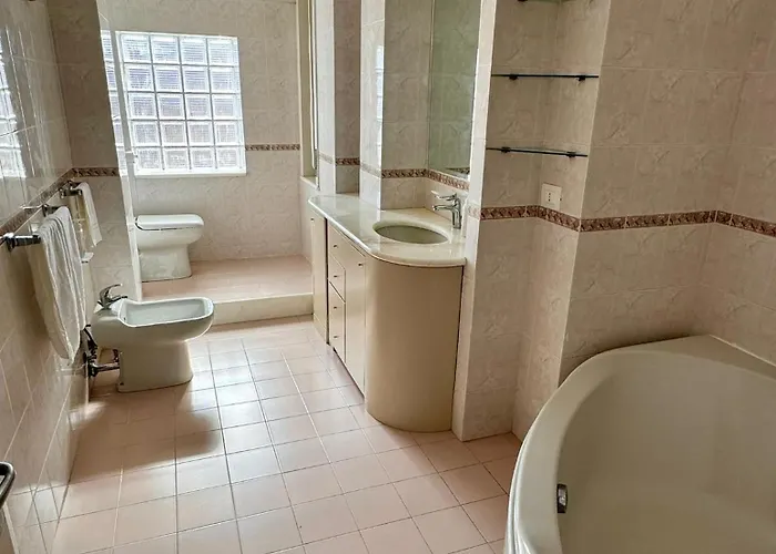 Daire Columbia House